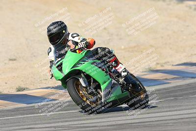 media/Dec-01-2025-Moto Forza (Mon) [[2daa91e15f]]/2-Intermediate Group/Session 2 (Turns 9 and 10)/